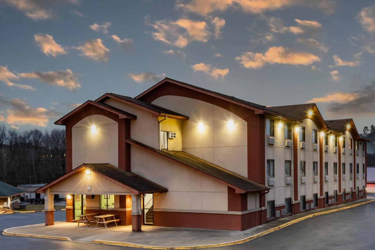 Super 8 By Wyndham Waynesburg Ξενοδοχείο Εξωτερικό φωτογραφία